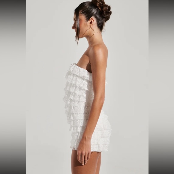 White Ruffled Strapless Romper - Picture 4 of 6